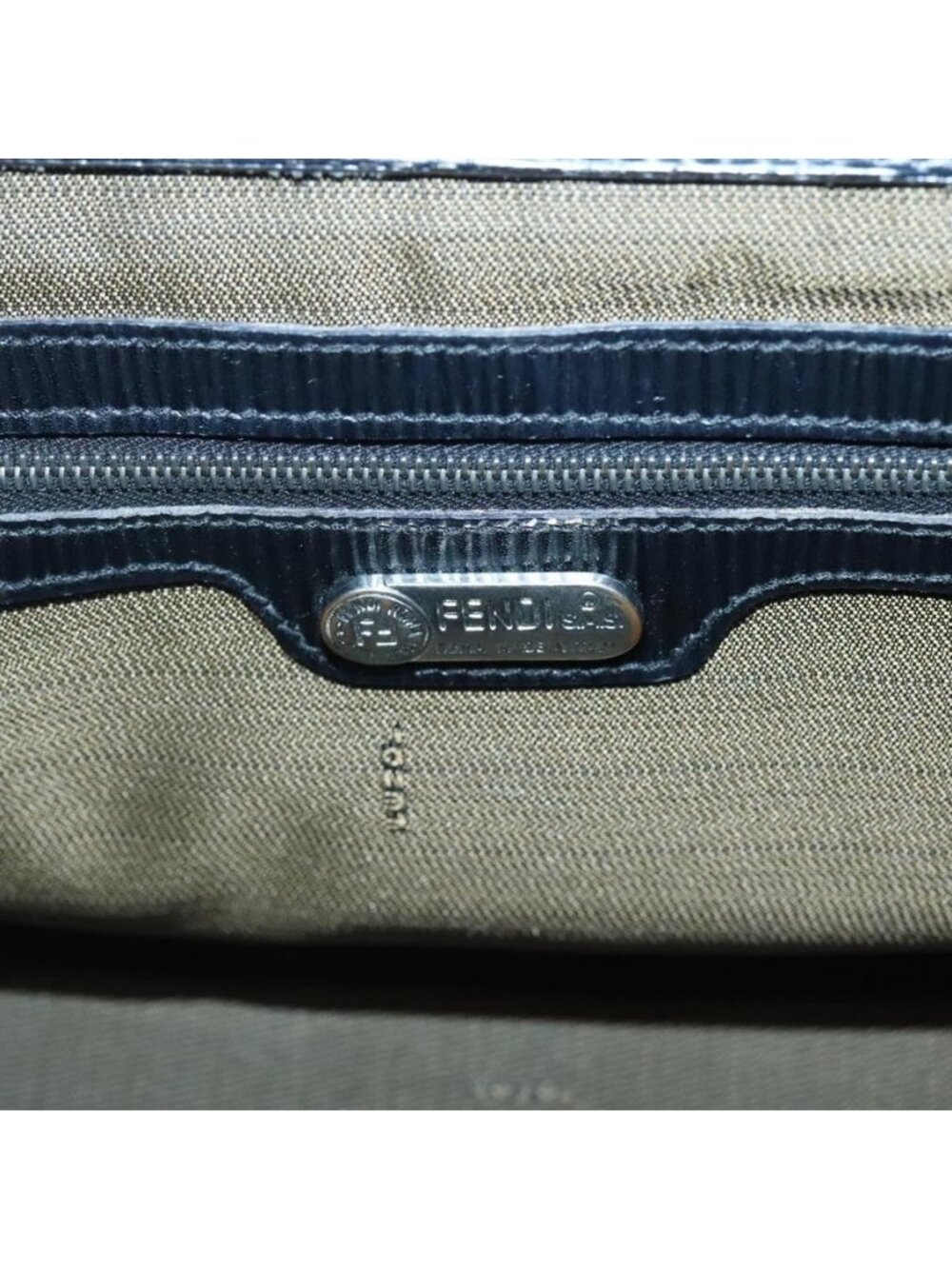 Authentic FENDI Shoulder Bag Leather Black - Picture 2 of 16